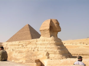 05 Sfinks i piramida Cheopsa.JPG